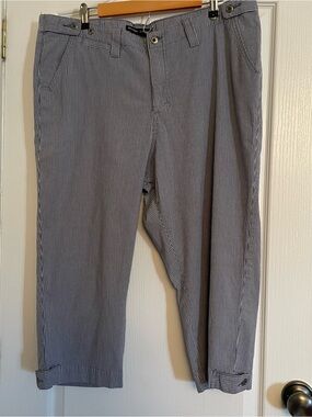 Riders by Lee Women's Navy and White Pinstripe Capris